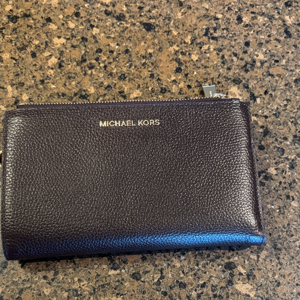 Michael Kors women Pebbled Leather Zip Wallet - Dark Brown/Black